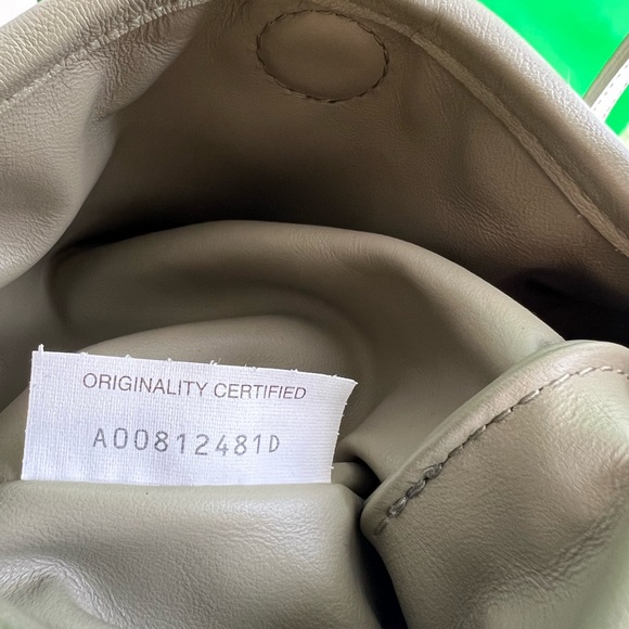 New Bottega VENETA
Green Mini Hop Bag - Picture 11 of 16